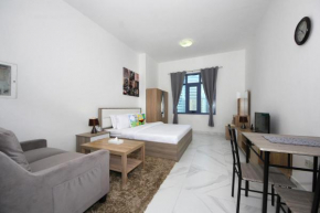 Signature Holiday Homes - Furnished Studio in Palace Tower 2, Silicon Oasis, Dubai